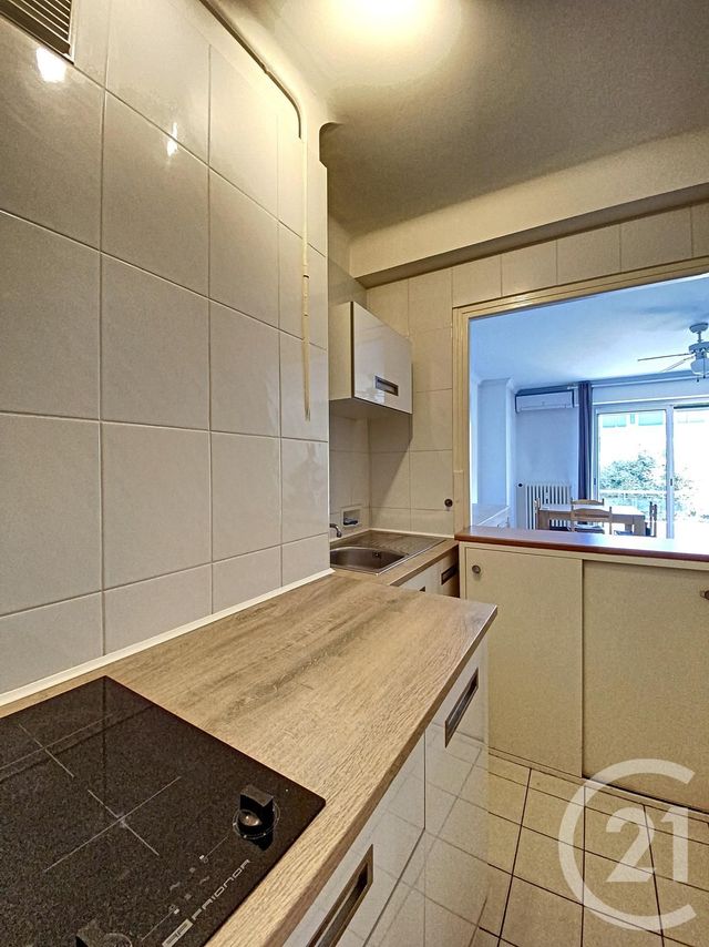 Appartement F1 à vendre - 1 pièce - 35.0 m2 - CANNES - 06 - PROVENCE-ALPES-COTE-D-AZUR - Century 21 Adhère Transactions Appartement F1 à vendre - 1 pièce - 35.0 m2 - CANNES - 06 - PROVENCE-ALPES-COTE-D-AZUR - Century 21 Adhère Transactions