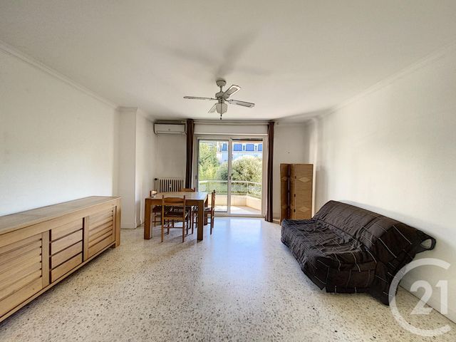 Appartement F1 à vendre - 1 pièce - 35.0 m2 - CANNES - 06 - PROVENCE-ALPES-COTE-D-AZUR - Century 21 Adhère Transactions Appartement F1 à vendre - 1 pièce - 35.0 m2 - CANNES - 06 - PROVENCE-ALPES-COTE-D-AZUR - Century 21 Adhère Transactions