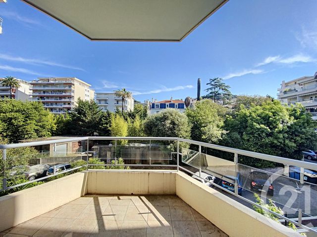 Appartement F1 à vendre - 1 pièce - 35.0 m2 - CANNES - 06 - PROVENCE-ALPES-COTE-D-AZUR - Century 21 Adhère Transactions Appartement F1 à vendre - 1 pièce - 35.0 m2 - CANNES - 06 - PROVENCE-ALPES-COTE-D-AZUR - Century 21 Adhère Transactions