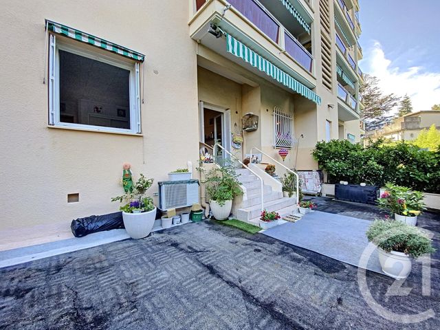 Afficher la photo en grand Appartement F3 à vendre - 3 pièces - 59.0 m2 - CANNES - 06 - PROVENCE-ALPES-COTE-D-AZUR - Century 21 Adhère Transactions