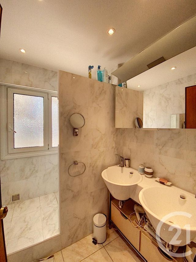 Appartement F2 à vendre - 2 pièces - 46.0 m2 - CANNES - 06 - PROVENCE-ALPES-COTE-D-AZUR - Century 21 Adhère Transactions Appartement F2 à vendre - 2 pièces - 46.0 m2 - CANNES - 06 - PROVENCE-ALPES-COTE-D-AZUR - Century 21 Adhère Transactions