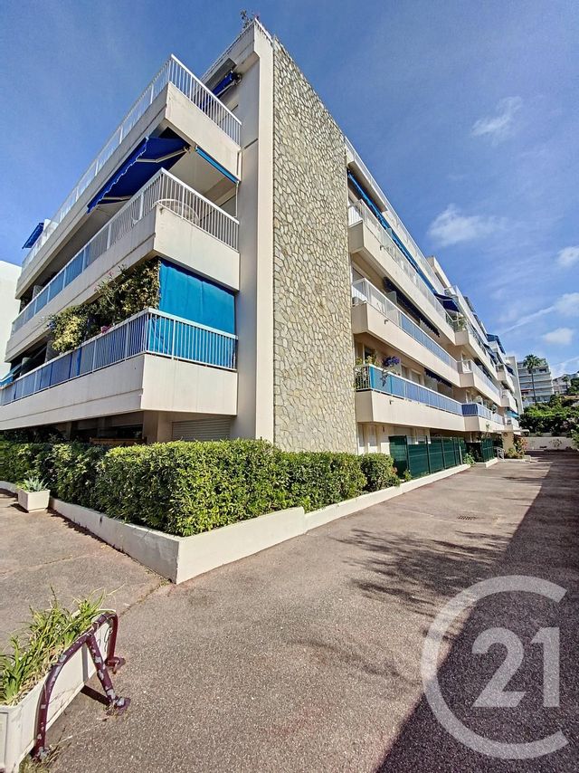 Appartement F2 à vendre - 2 pièces - 46.0 m2 - CANNES - 06 - PROVENCE-ALPES-COTE-D-AZUR - Century 21 Adhère Transactions Appartement F2 à vendre - 2 pièces - 46.0 m2 - CANNES - 06 - PROVENCE-ALPES-COTE-D-AZUR - Century 21 Adhère Transactions