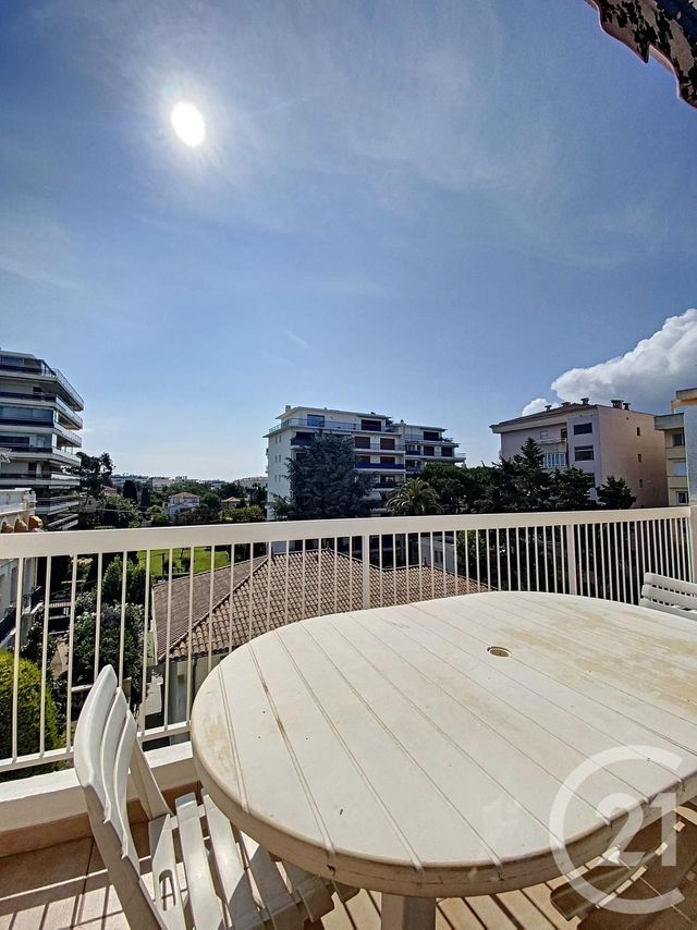 Appartement F2 à vendre - 2 pièces - 46.0 m2 - CANNES - 06 - PROVENCE-ALPES-COTE-D-AZUR - Century 21 Adhère Transactions Appartement F2 à vendre - 2 pièces - 46.0 m2 - CANNES - 06 - PROVENCE-ALPES-COTE-D-AZUR - Century 21 Adhère Transactions