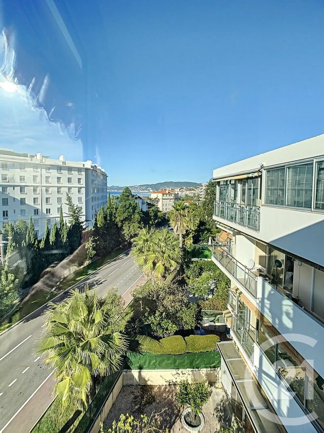 Afficher la photo en grand Appartement F4 à vendre - 4 pièces - 82.0 m2 - CANNES - 06 - PROVENCE-ALPES-COTE-D-AZUR - Century 21 Adhère Transactions