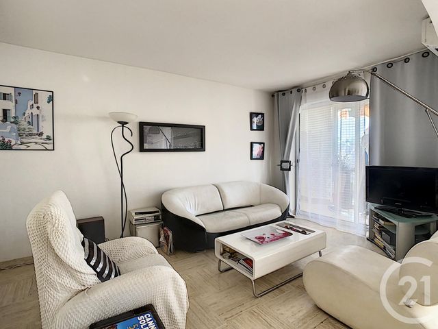 Afficher la photo en grand Appartement F4 à vendre - 4 pièces - 82.0 m2 - CANNES - 06 - PROVENCE-ALPES-COTE-D-AZUR - Century 21 Adhère Transactions