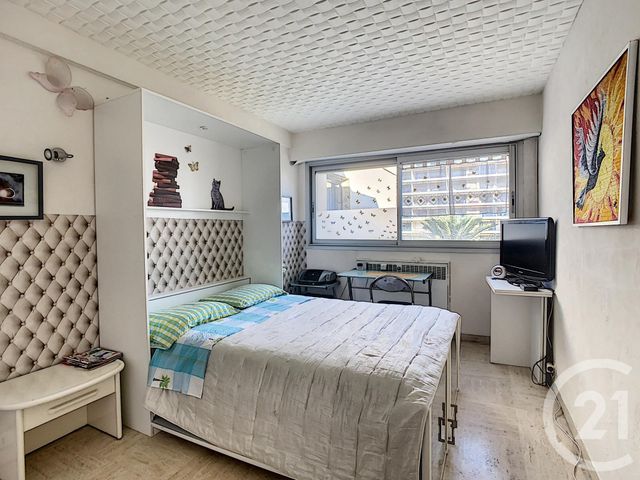 Afficher la photo en grand Appartement F4 à vendre - 4 pièces - 82.0 m2 - CANNES - 06 - PROVENCE-ALPES-COTE-D-AZUR - Century 21 Adhère Transactions