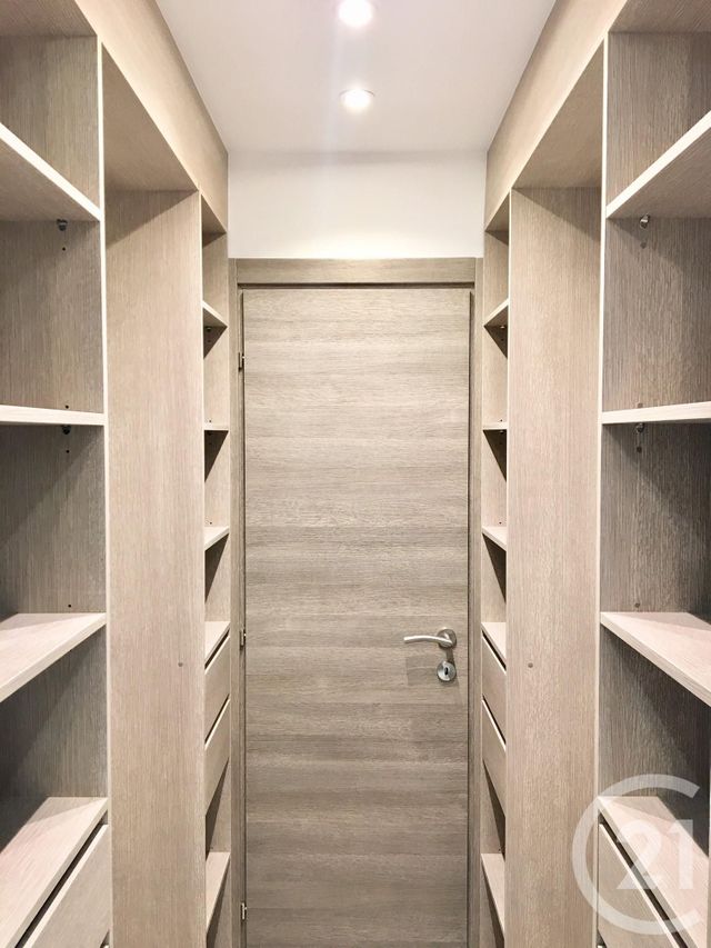 Afficher la photo en grand Appartement F3 à vendre - 3 pièces - 78.0 m2 - CANNES - 06 - PROVENCE-ALPES-COTE-D-AZUR - Century 21 Adhère Transactions