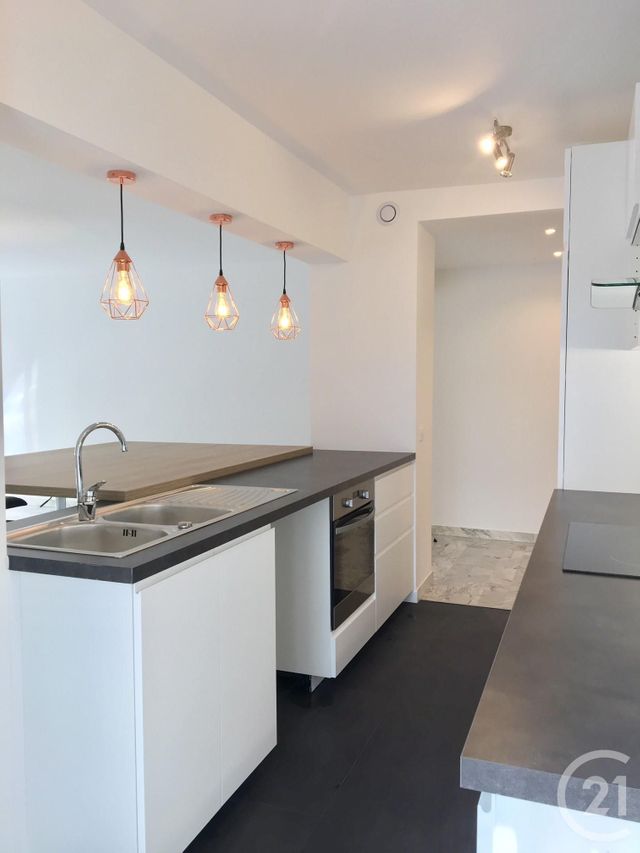 Afficher la photo en grand Appartement F3 à vendre - 3 pièces - 78.0 m2 - CANNES - 06 - PROVENCE-ALPES-COTE-D-AZUR - Century 21 Adhère Transactions