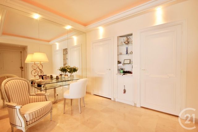 Afficher la photo en grand Appartement F4 à vendre - 4 pièces - 125.0 m2 - CANNES - 06 - PROVENCE-ALPES-COTE-D-AZUR - Century 21 Adhère Transactions