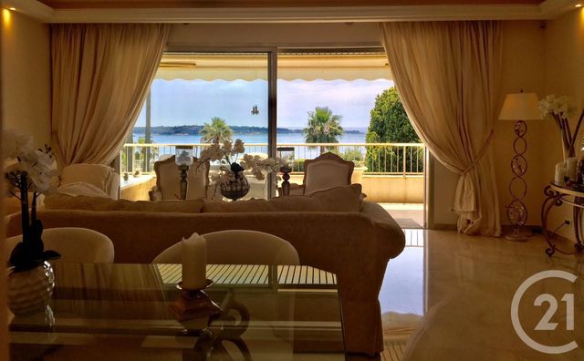 Afficher la photo en grand Appartement F4 à vendre - 4 pièces - 125.0 m2 - CANNES - 06 - PROVENCE-ALPES-COTE-D-AZUR - Century 21 Adhère Transactions