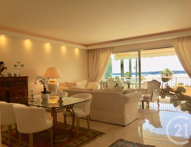 Afficher la photo en grand Appartement F4 à vendre - 4 pièces - 125.0 m2 - CANNES - 06 - PROVENCE-ALPES-COTE-D-AZUR - Century 21 Adhère Transactions