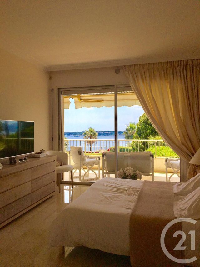 Afficher la photo en grand Appartement F4 à vendre - 4 pièces - 125.0 m2 - CANNES - 06 - PROVENCE-ALPES-COTE-D-AZUR - Century 21 Adhère Transactions