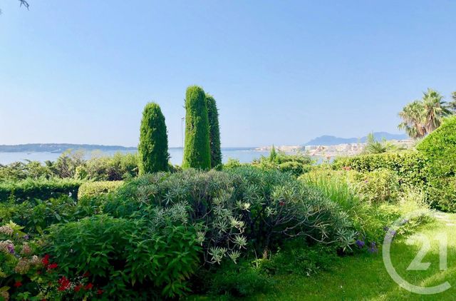 Appartement F5 à vendre - 4 pièces - 136.0 m2 - CANNES - 06 - PROVENCE-ALPES-COTE-D-AZUR - Century 21 Adhère Transactions Appartement F5 à vendre - 4 pièces - 136.0 m2 - CANNES - 06 - PROVENCE-ALPES-COTE-D-AZUR - Century 21 Adhère Transactions