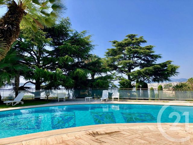 Appartement F5 à vendre - 4 pièces - 136.0 m2 - CANNES - 06 - PROVENCE-ALPES-COTE-D-AZUR - Century 21 Adhère Transactions Appartement F5 à vendre - 4 pièces - 136.0 m2 - CANNES - 06 - PROVENCE-ALPES-COTE-D-AZUR - Century 21 Adhère Transactions