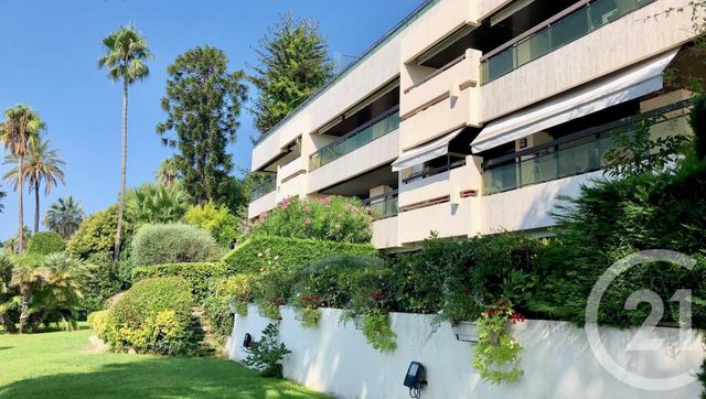 Appartement F5 à vendre - 4 pièces - 136.0 m2 - CANNES - 06 - PROVENCE-ALPES-COTE-D-AZUR - Century 21 Adhère Transactions Appartement F5 à vendre - 4 pièces - 136.0 m2 - CANNES - 06 - PROVENCE-ALPES-COTE-D-AZUR - Century 21 Adhère Transactions