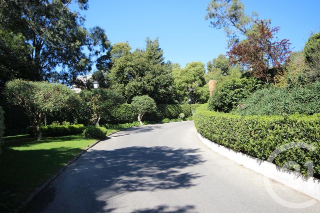 Afficher la photo en grand Appartement F5 à vendre - 5 pièces - 210.0 m2 - CANNES - 06 - PROVENCE-ALPES-COTE-D-AZUR - Century 21 Adhère Transactions
