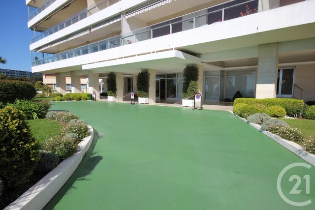 Afficher la photo en grand Appartement F5 à vendre - 5 pièces - 210.0 m2 - CANNES - 06 - PROVENCE-ALPES-COTE-D-AZUR - Century 21 Adhère Transactions