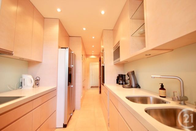 Afficher la photo en grand Appartement F5 à vendre - 5 pièces - 210.0 m2 - CANNES - 06 - PROVENCE-ALPES-COTE-D-AZUR - Century 21 Adhère Transactions