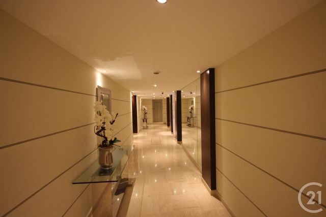 Afficher la photo en grand Appartement F5 à vendre - 5 pièces - 210.0 m2 - CANNES - 06 - PROVENCE-ALPES-COTE-D-AZUR - Century 21 Adhère Transactions