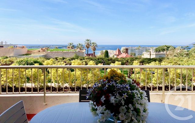 Afficher la photo en grand Appartement F3 à vendre - 3 pièces - 80.0 m2 - CANNES - 06 - PROVENCE-ALPES-COTE-D-AZUR - Century 21 Adhère Transactions