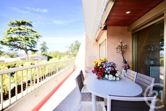 Afficher la photo en grand Appartement F3 à vendre - 3 pièces - 80.0 m2 - CANNES - 06 - PROVENCE-ALPES-COTE-D-AZUR - Century 21 Adhère Transactions