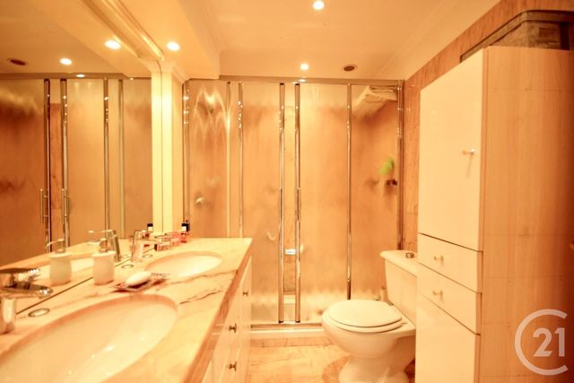 Afficher la photo en grand Appartement F3 à vendre - 3 pièces - 80.0 m2 - CANNES - 06 - PROVENCE-ALPES-COTE-D-AZUR - Century 21 Adhère Transactions