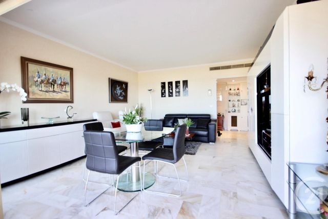Afficher la photo en grand Appartement F3 à vendre - 3 pièces - 80.0 m2 - CANNES - 06 - PROVENCE-ALPES-COTE-D-AZUR - Century 21 Adhère Transactions