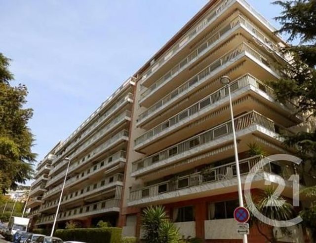 Afficher la photo en grand Appartement F2 à vendre - 2 pièces - 53.0 m2 - CANNES - 06 - PROVENCE-ALPES-COTE-D-AZUR - Century 21 Adhère Transactions