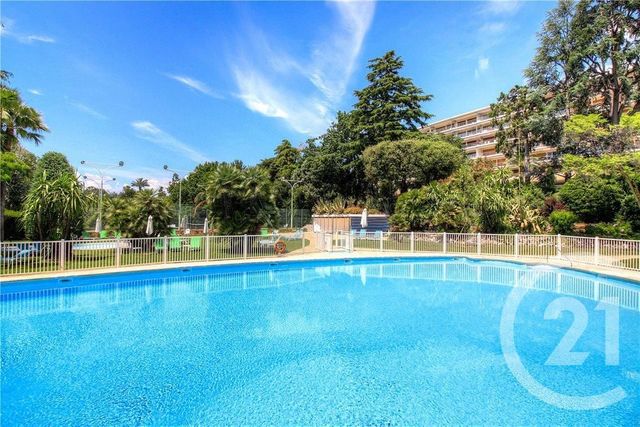 Afficher la photo en grand Appartement F4 à vendre - 4 pièces - 125.0 m2 - CANNES - 06 - PROVENCE-ALPES-COTE-D-AZUR - Century 21 Adhère Transactions