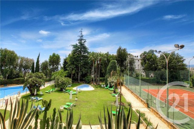 Afficher la photo en grand Appartement F4 à vendre - 4 pièces - 125.0 m2 - CANNES - 06 - PROVENCE-ALPES-COTE-D-AZUR - Century 21 Adhère Transactions