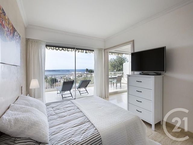 Afficher la photo en grand Appartement F4 à vendre - 4 pièces - 125.0 m2 - CANNES - 06 - PROVENCE-ALPES-COTE-D-AZUR - Century 21 Adhère Transactions