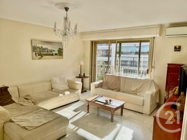 Afficher la photo en grand Appartement F3 à vendre - 3 pièces - 70.82 m2 - CANNES - 06 - PROVENCE-ALPES-COTE-D-AZUR - Century 21 Adhère Transactions
