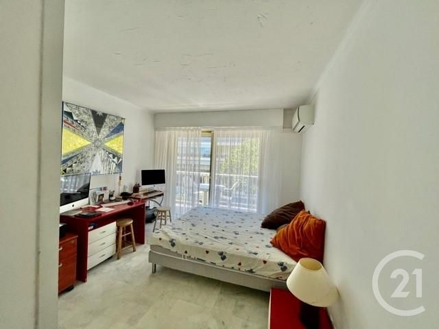 Afficher la photo en grand Appartement F3 à vendre - 3 pièces - 70.82 m2 - CANNES - 06 - PROVENCE-ALPES-COTE-D-AZUR - Century 21 Adhère Transactions