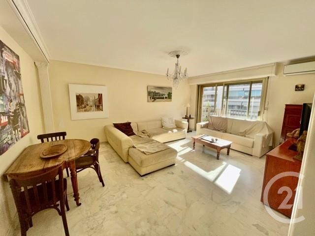 Afficher la photo en grand Appartement F3 à vendre - 3 pièces - 70.82 m2 - CANNES - 06 - PROVENCE-ALPES-COTE-D-AZUR - Century 21 Adhère Transactions