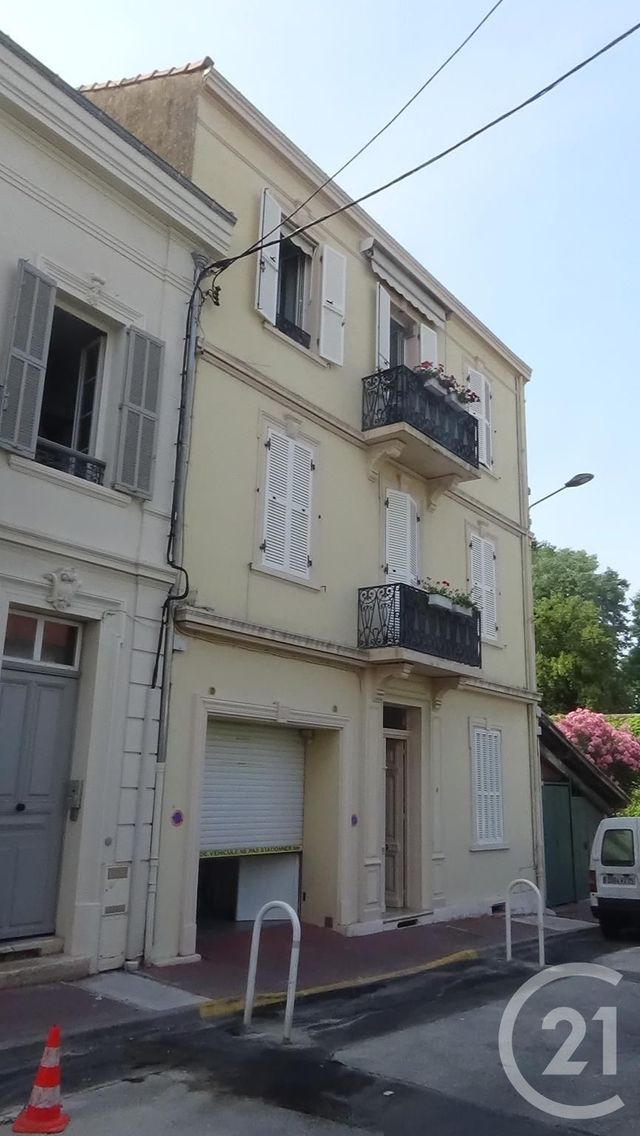 Afficher la photo en grand immeuble à vendre - 230.0 m2 - CANNES - 06 - PROVENCE-ALPES-COTE-D-AZUR - Century 21 Adhère Transactions