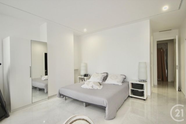 Afficher la photo en grand Appartement F5 à vendre - 5 pièces - 160.0 m2 - CANNES - 06 - PROVENCE-ALPES-COTE-D-AZUR - Century 21 Adhère Transactions