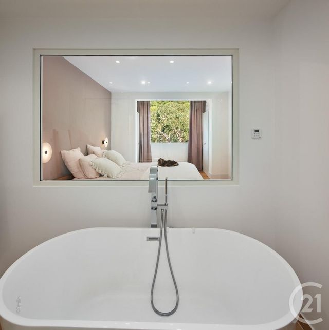 Afficher la photo en grand Appartement F4 à vendre - 4 pièces - 112.0 m2 - CANNES - 06 - PROVENCE-ALPES-COTE-D-AZUR - Century 21 Adhère Transactions
