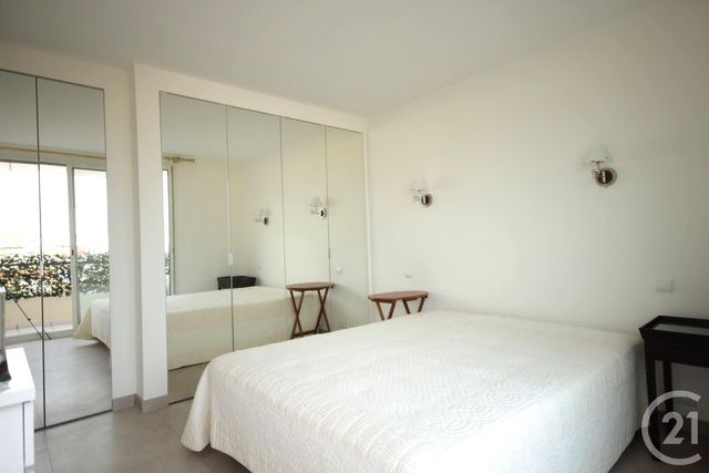 Afficher la photo en grand Appartement F3 à vendre - 3 pièces - 62.17 m2 - CANNES - 06 - PROVENCE-ALPES-COTE-D-AZUR - Century 21 Adhère Transactions