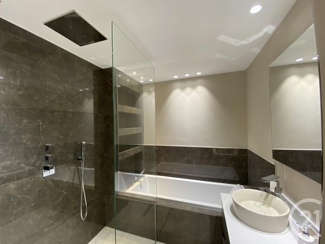 Afficher la photo en grand Appartement F2 à vendre - 2 pièces - 71.11 m2 - CANNES - 06 - PROVENCE-ALPES-COTE-D-AZUR - Century 21 Adhère Transactions