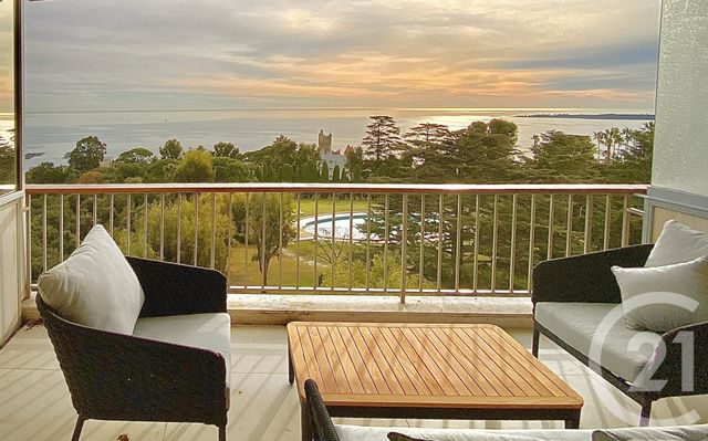 Afficher la photo en grand Appartement F2 à vendre - 2 pièces - 71.11 m2 - CANNES - 06 - PROVENCE-ALPES-COTE-D-AZUR - Century 21 Adhère Transactions