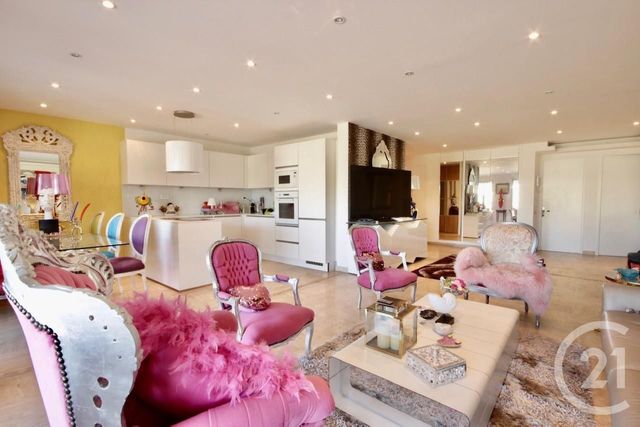 Afficher la photo en grand Appartement F4 à vendre - 4 pièces - 87.15 m2 - CANNES - 06 - PROVENCE-ALPES-COTE-D-AZUR - Century 21 Adhère Transactions