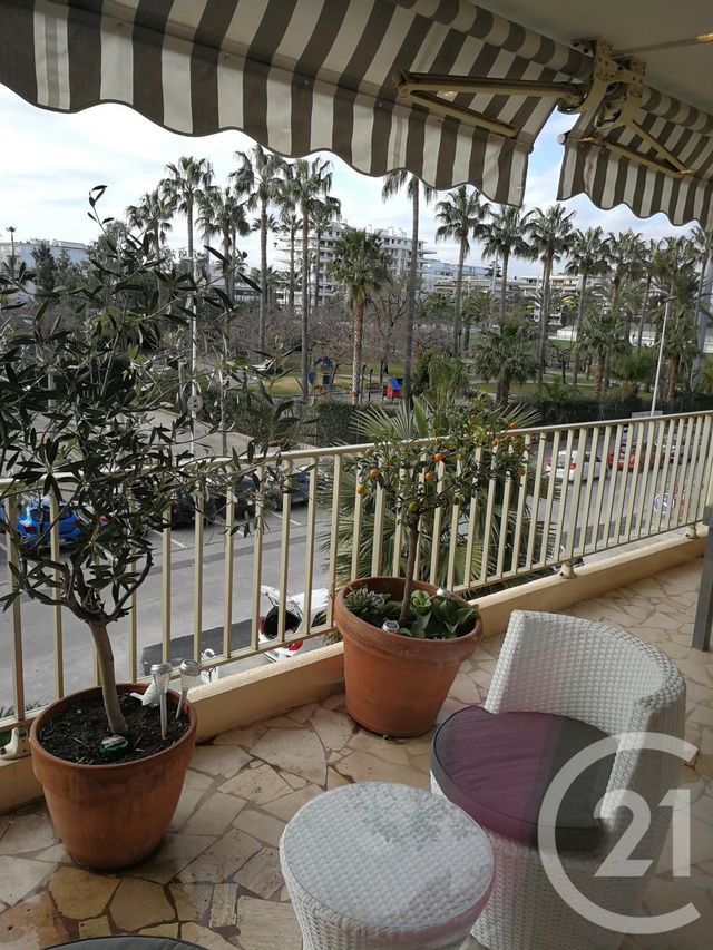 Afficher la photo en grand Appartement F4 à vendre - 4 pièces - 87.15 m2 - CANNES - 06 - PROVENCE-ALPES-COTE-D-AZUR - Century 21 Adhère Transactions
