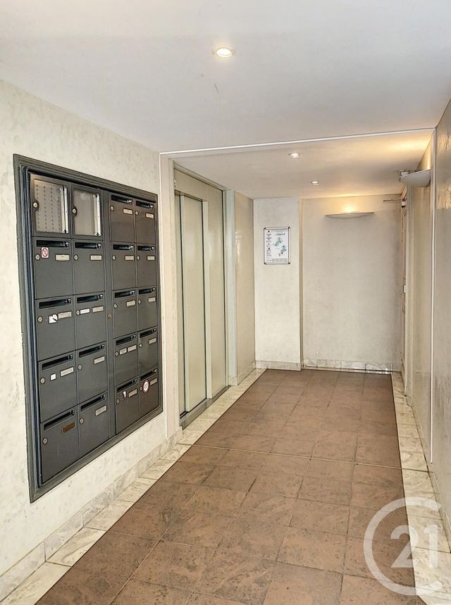 Afficher la photo en grand Appartement F2 à vendre - 2 pièces - 48.0 m2 - CANNES - 06 - PROVENCE-ALPES-COTE-D-AZUR - Century 21 Adhère Transactions