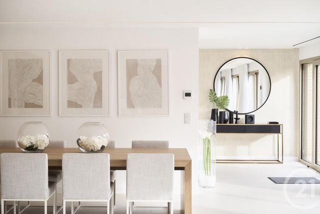 Afficher la photo en grand Appartement F5 à vendre - 5 pièces - 330.0 m2 - CANNES - 06 - PROVENCE-ALPES-COTE-D-AZUR - Century 21 Adhère Transactions