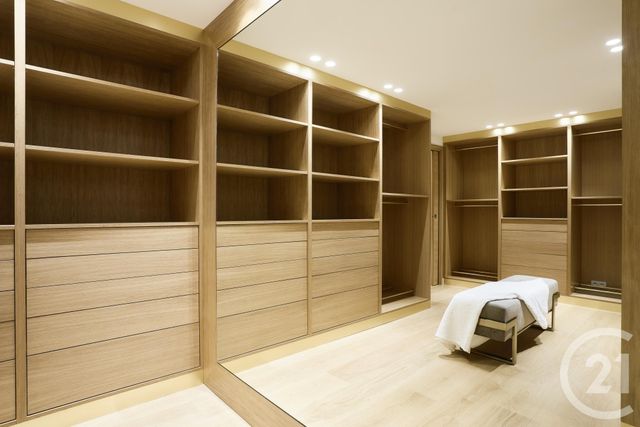 Afficher la photo en grand Appartement F5 à vendre - 5 pièces - 330.0 m2 - CANNES - 06 - PROVENCE-ALPES-COTE-D-AZUR - Century 21 Adhère Transactions