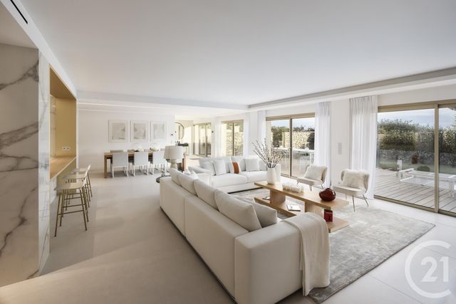 Afficher la photo en grand Appartement F5 à vendre - 5 pièces - 330.0 m2 - CANNES - 06 - PROVENCE-ALPES-COTE-D-AZUR - Century 21 Adhère Transactions