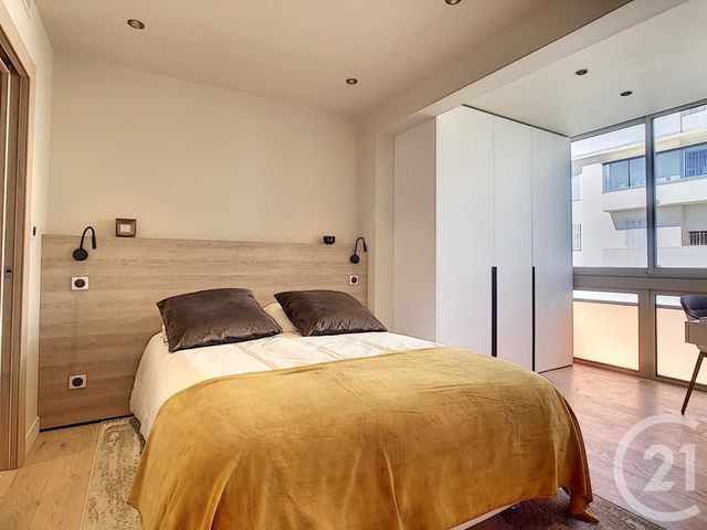 Appartement F4 à vendre - 4 pièces - 115.0 m2 - CANNES - 06 - PROVENCE-ALPES-COTE-D-AZUR - Century 21 Adhère Transactions Appartement F4 à vendre - 4 pièces - 115.0 m2 - CANNES - 06 - PROVENCE-ALPES-COTE-D-AZUR - Century 21 Adhère Transactions