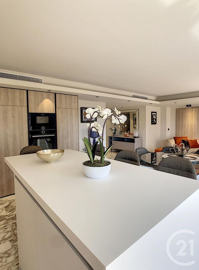Appartement F4 à vendre - 4 pièces - 115.0 m2 - CANNES - 06 - PROVENCE-ALPES-COTE-D-AZUR - Century 21 Adhère Transactions Appartement F4 à vendre - 4 pièces - 115.0 m2 - CANNES - 06 - PROVENCE-ALPES-COTE-D-AZUR - Century 21 Adhère Transactions
