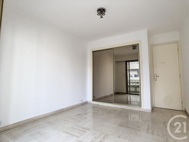 Afficher la photo en grand Appartement F3 à vendre - 3 pièces - 80.0 m2 - CANNES - 06 - PROVENCE-ALPES-COTE-D-AZUR - Century 21 Adhère Transactions