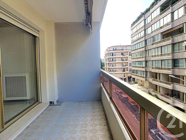 Afficher la photo en grand Appartement F3 à vendre - 3 pièces - 80.0 m2 - CANNES - 06 - PROVENCE-ALPES-COTE-D-AZUR - Century 21 Adhère Transactions
